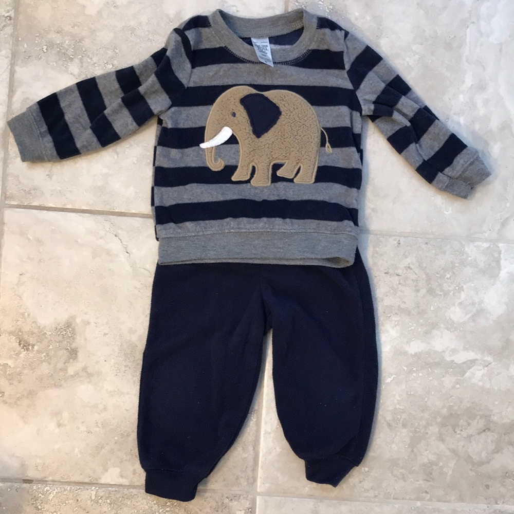 Carter’s elephant outfit— fleece